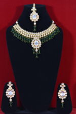 Traditional Kundan Bridal Choker With Maangtika And Matching Earrings