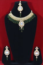 Traditional Kundan Bridal Choker With Maangtika And Matching Earrings